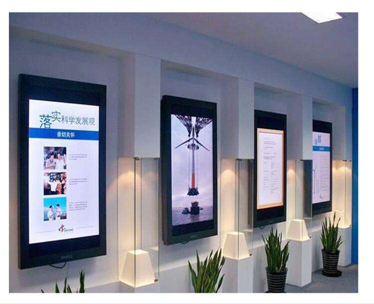 壁掛式高清液晶廣告機(jī)安裝注意事項(xiàng)——以CHISEN馳森雙面廣告機(jī)為例